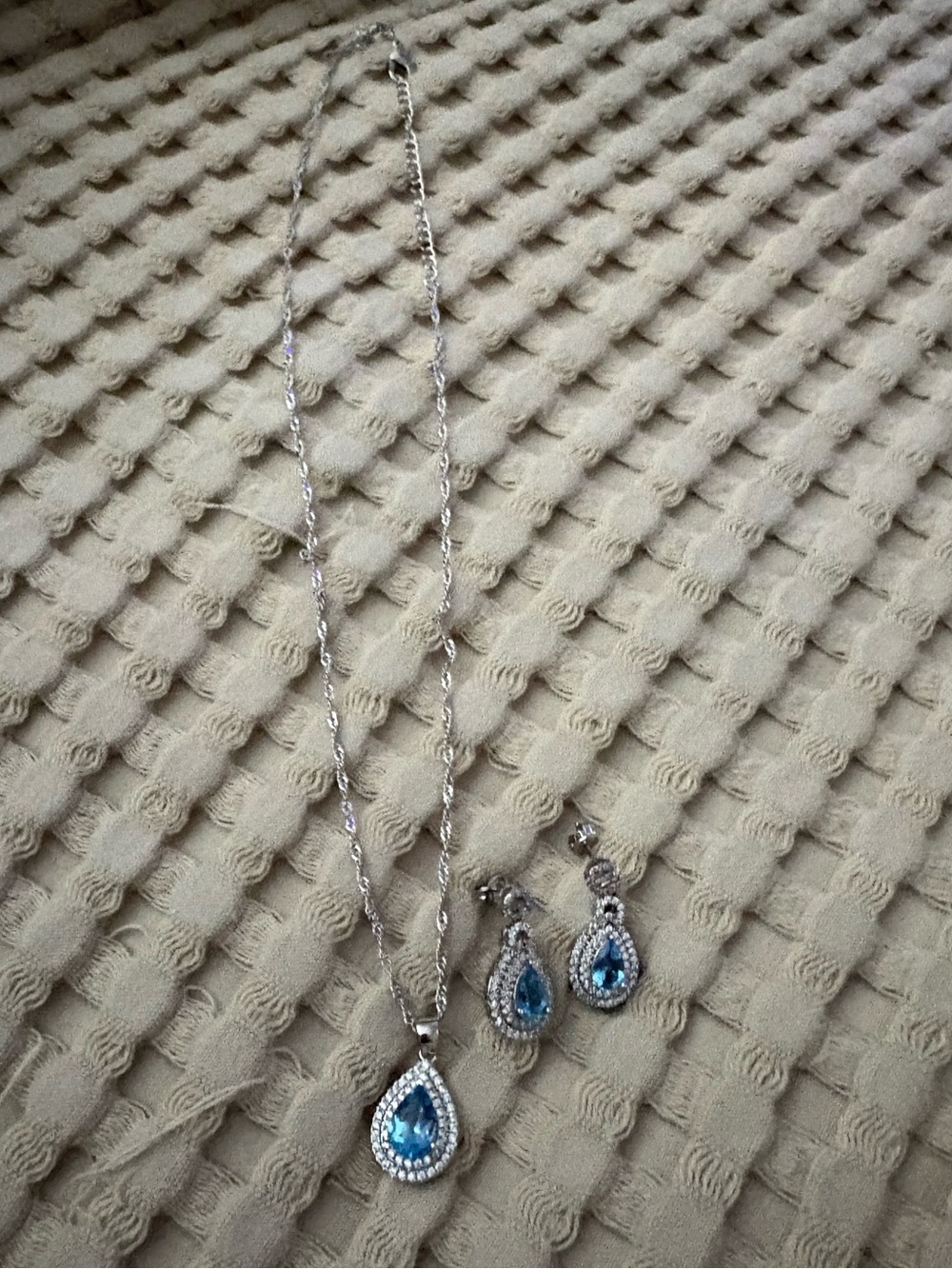 Silver Teardrop Blue Crystal Necklace and Earring Set